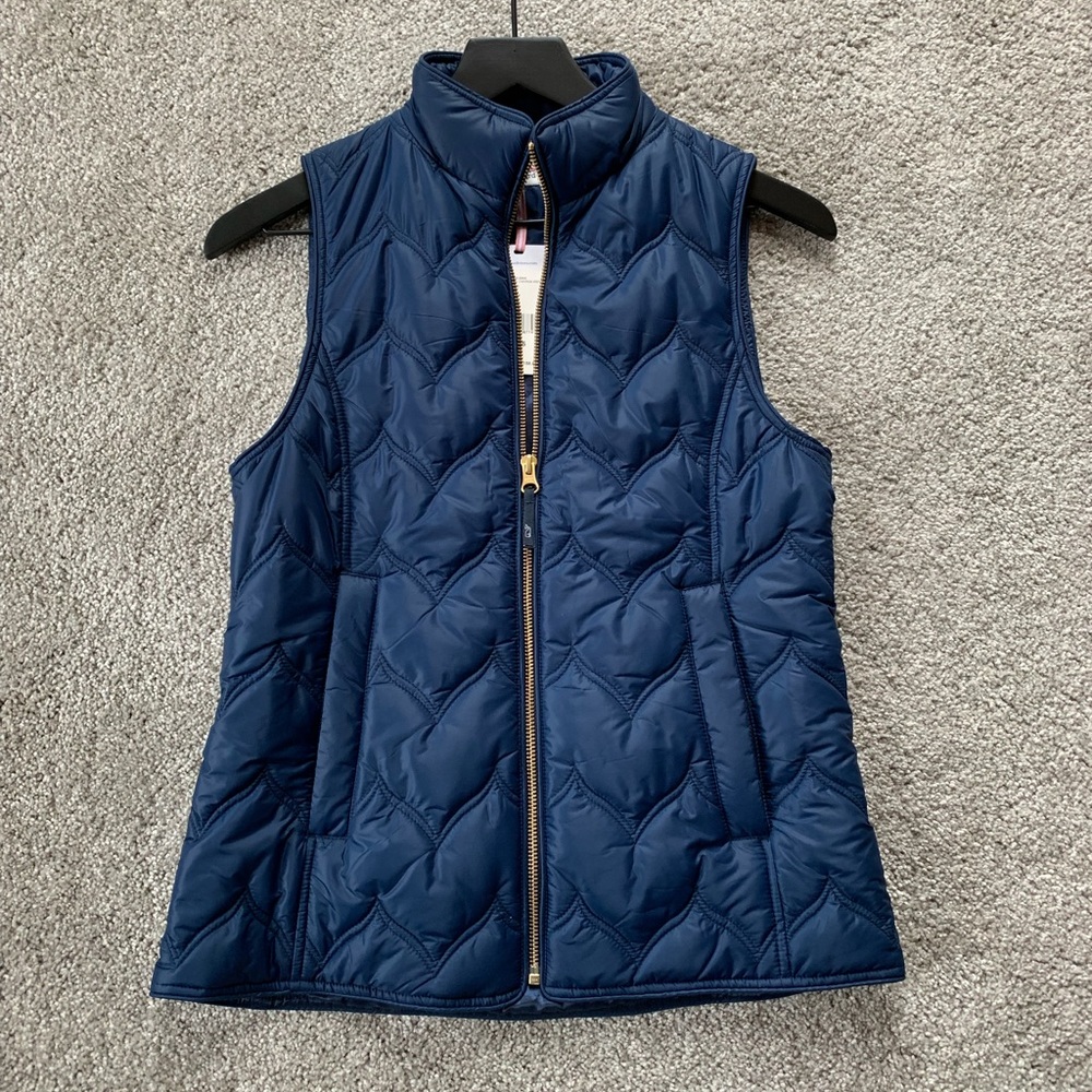 vineyard vines vest (never worn)